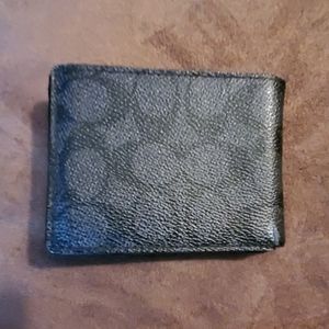 Authentic Coach mens slim wallet